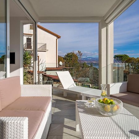 Apartment Mara Opatija With Rooftop Swimming Pool Ičići Eksteriør bilde