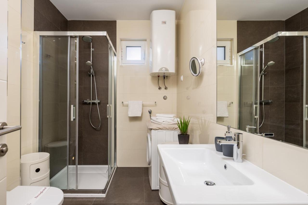 Apartment Mara Opatija With Rooftop Swimming Pool Ičići Eksteriør bilde
