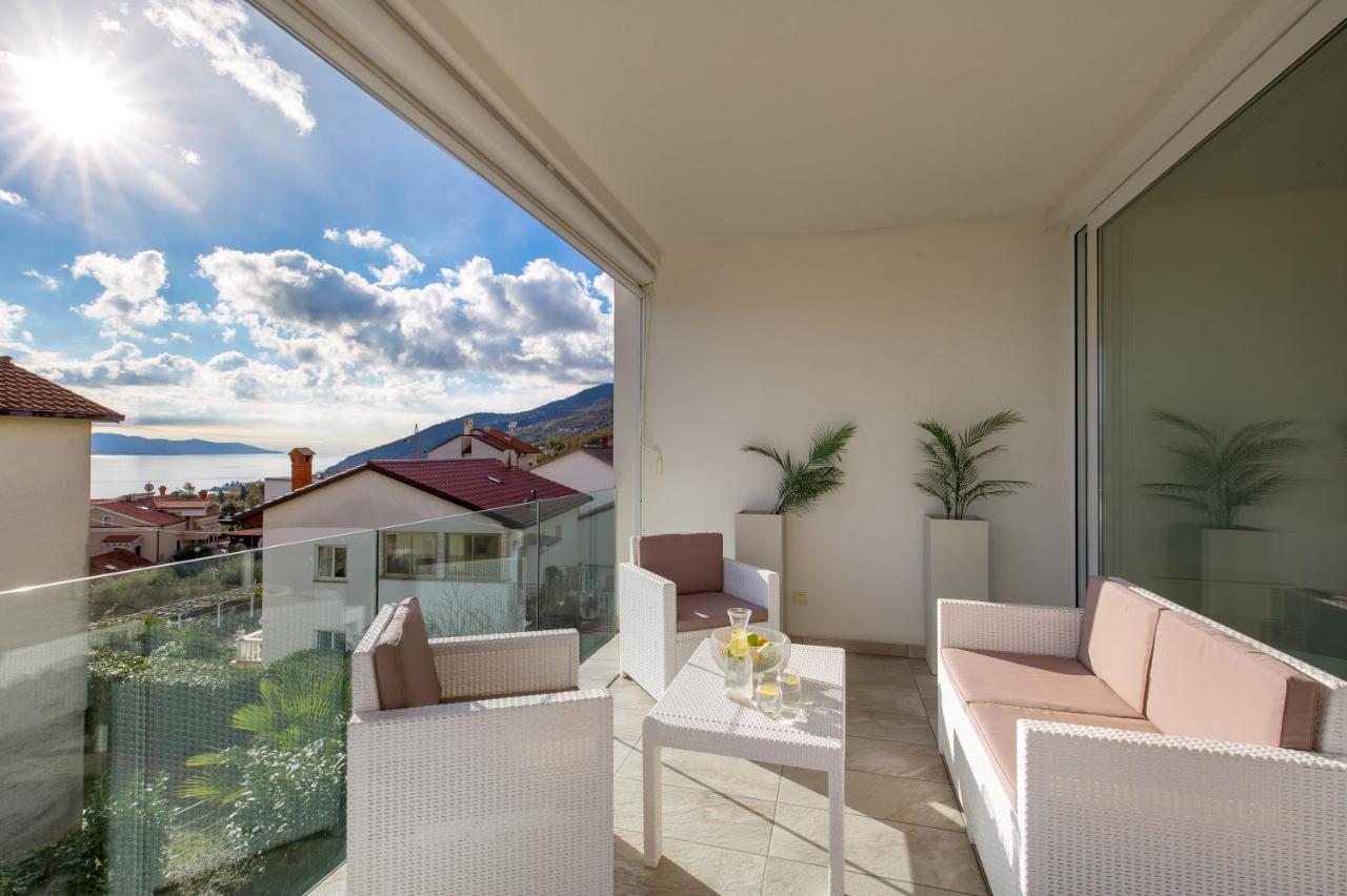 Apartment Mara Opatija With Rooftop Swimming Pool Ičići Eksteriør bilde
